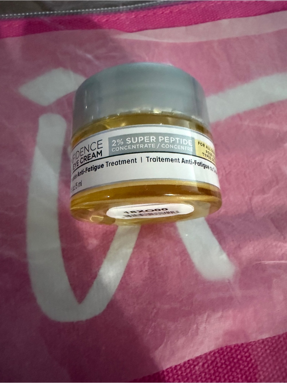 IT Cosmetics Hot Pink Cosmetic Pouch and Confidence In an Eye Cream Bundle! NEW! - Picture 6 of 6